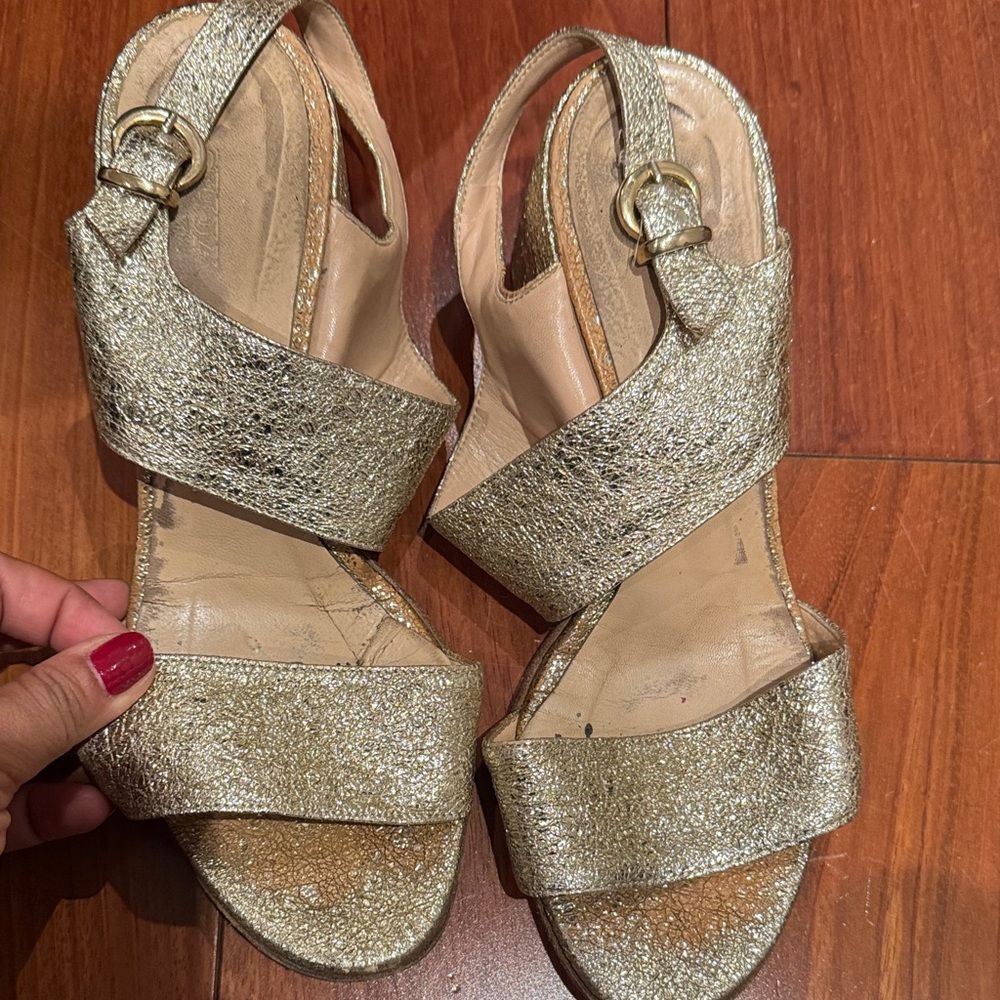 Elegant Gold Women's Sandals